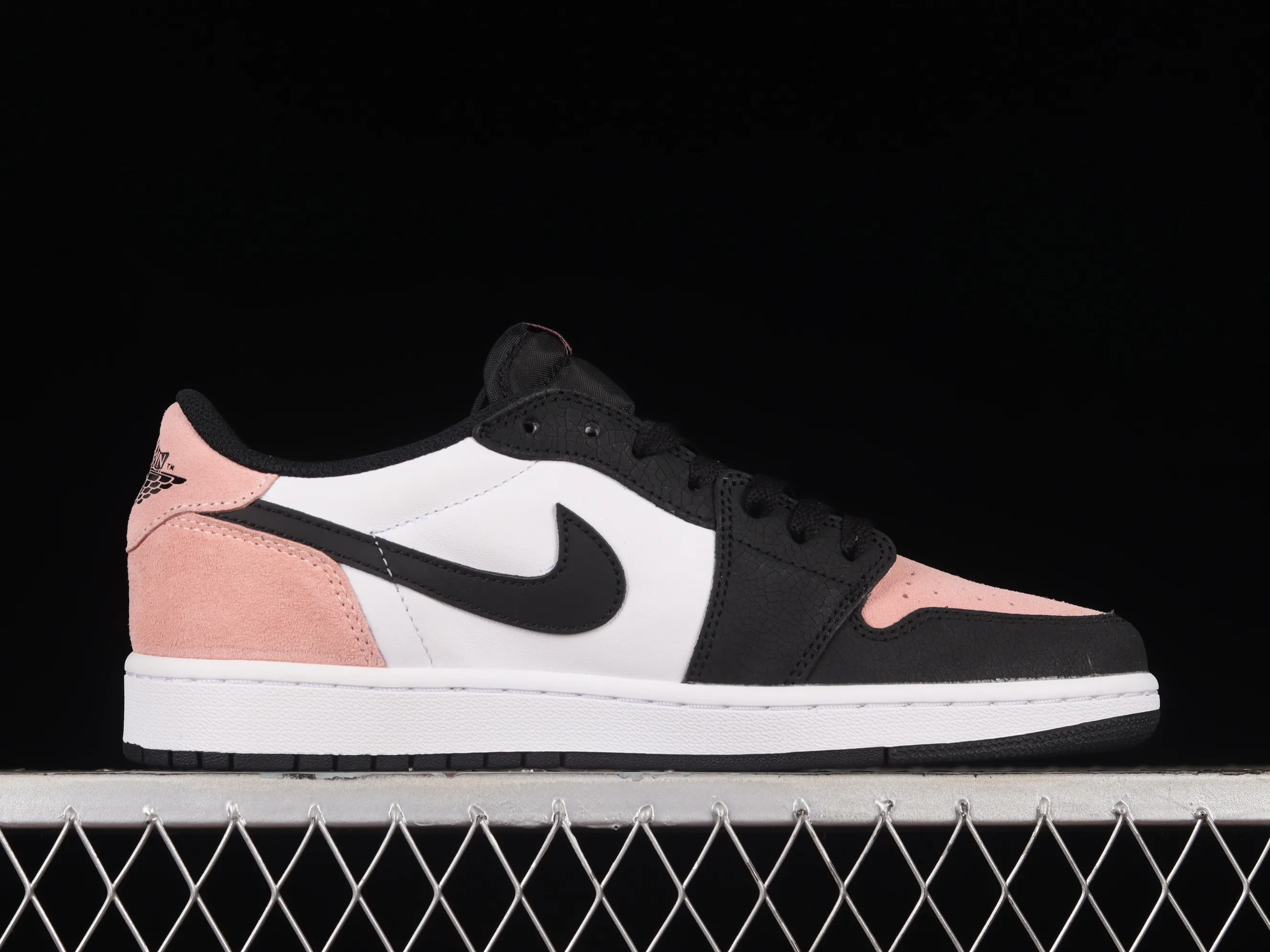 All categories Air Jordan Jordan series basketball shoes Air Jordan 1 Low pure original version Air Jordan 1 Low OG "Bleached Coral" AJ1 Joe 1 black pink toe full head layer low-top basketball shoes CZ0790-061